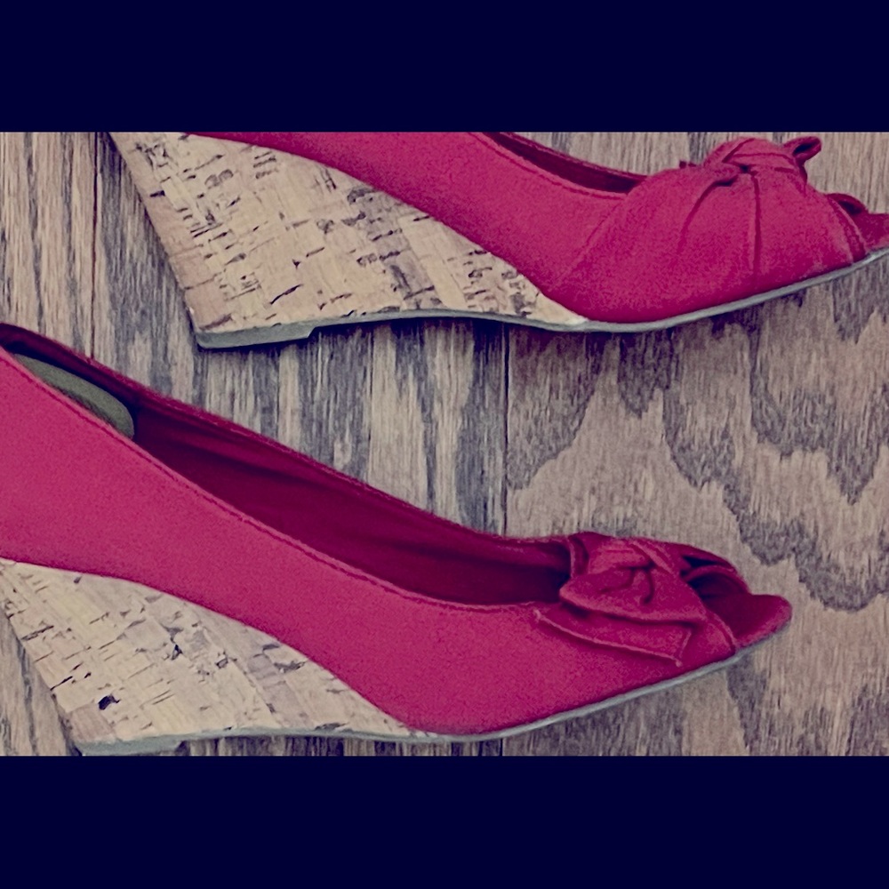 Cute Red wedges!